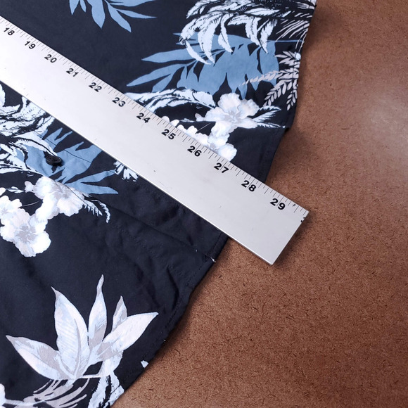 Cubavera Hawaiian Shirt Mens M Black Floral Short Sleeve Button Up Resortwear - Picture 7 of 10
